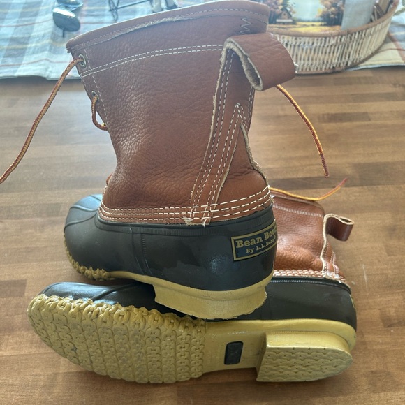 L.L Bean Men’s Leather Bean Boots. Flannel-lined insulated. - Picture 6 of 10